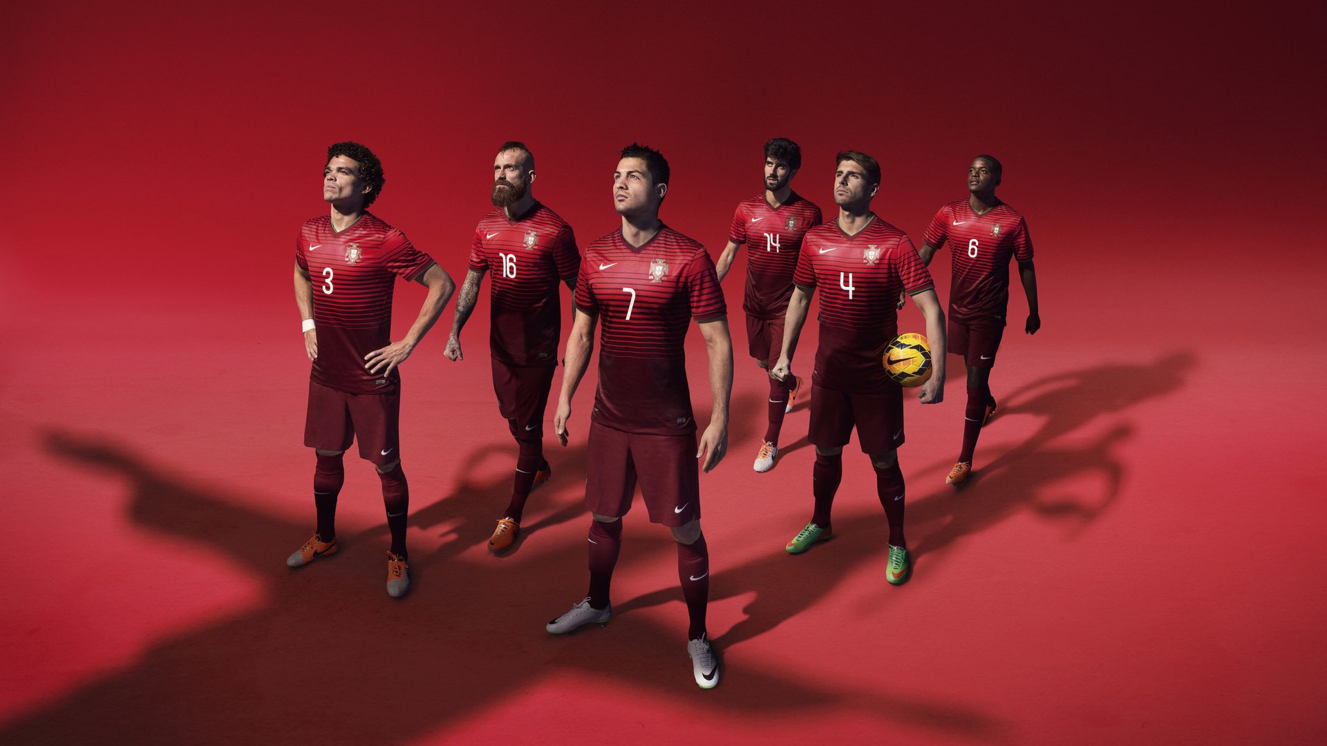 东亚杯中国足球复仇 球迷称赞团队协作，东亚杯中国队名单